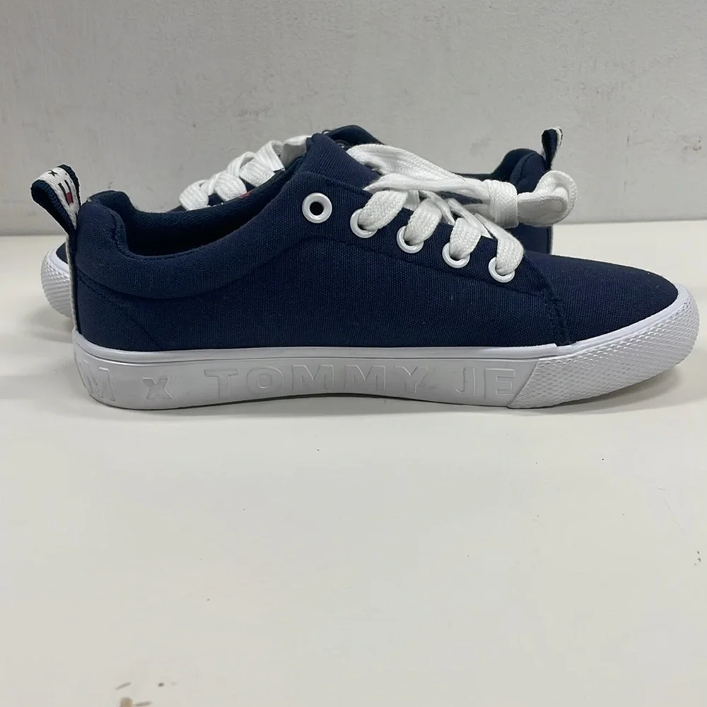 Tommy Hilfiger nwt tommy